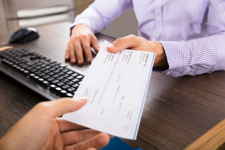 How To Cash A Check Without Paying A Fee