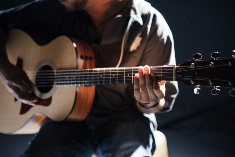 Creating Unforgettable Event Atmospheres with Themed Music